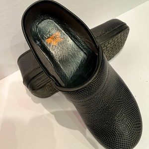 Dansko Pro XP 🖤Black🖤